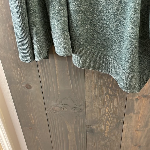 Top - Picture 4 of 4